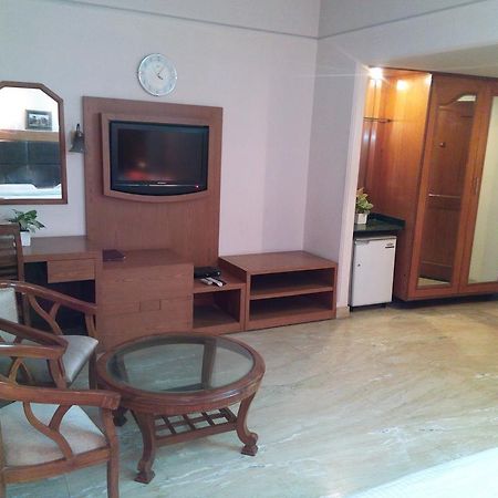 Hotel Queens Residency Gurgaon Exterior photo